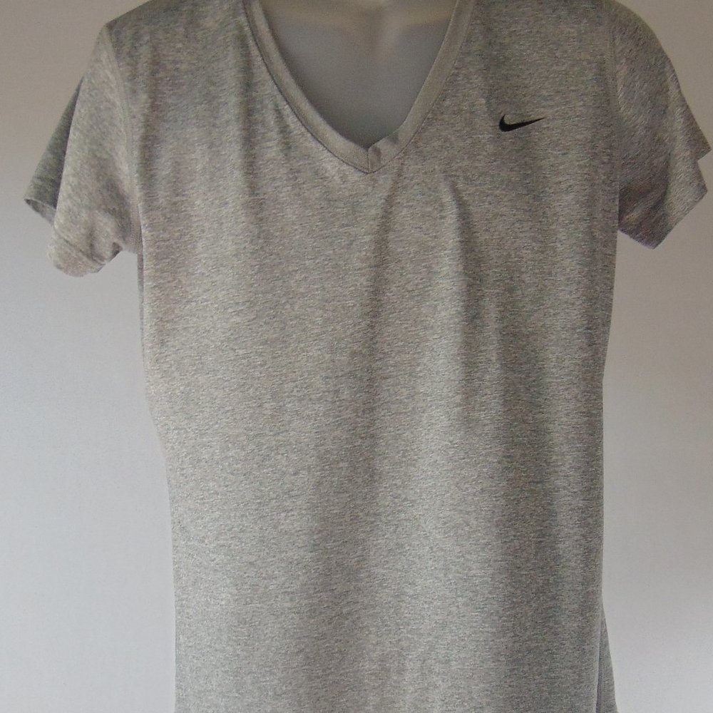 NIKE V NECK TOP